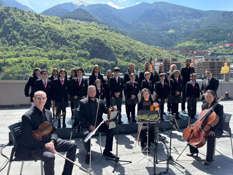 Música de l’ONCA en la visita institucional del copríncep francès a Andorra